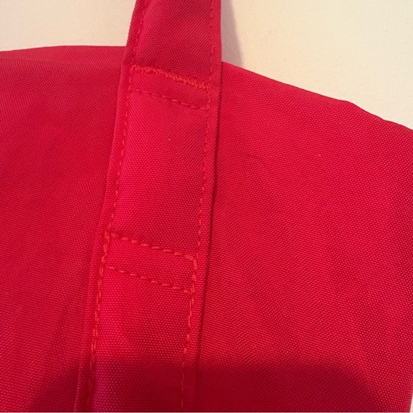 Baggu mini cloud bag in candy apple red - Picture 6 of 10